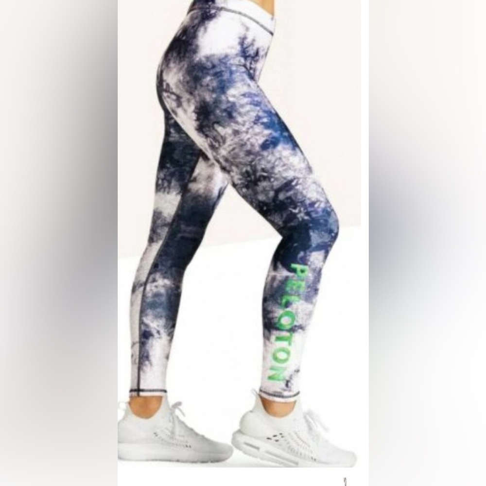 Teresa x Peloton tie dye legging in navy& white with Peloton in green (medium)